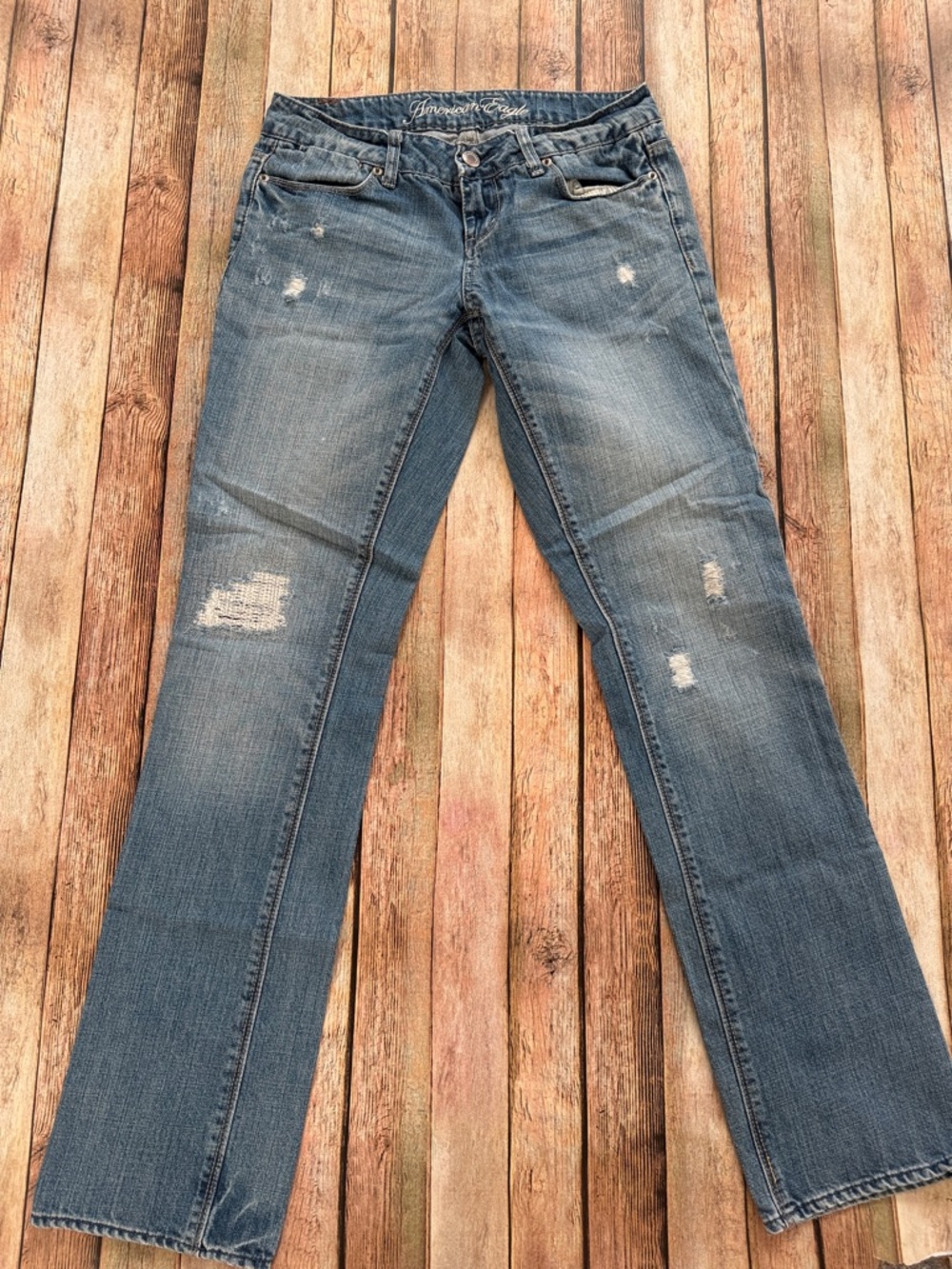 American Eagle Outfitters Distressed Light Blue Straight Leg Jeans sz 4 reg